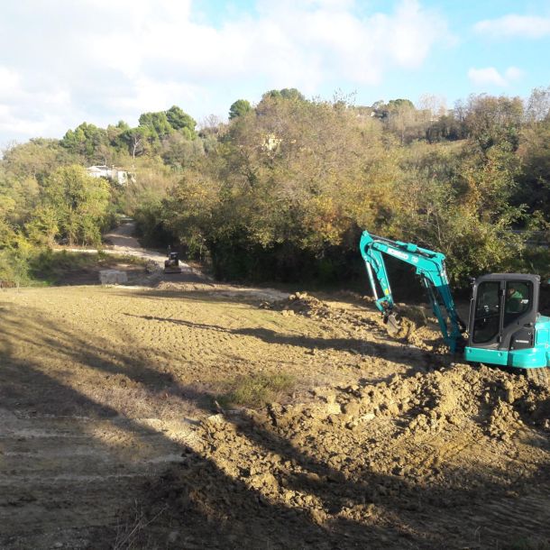 Esempio dalla galleria fotografica di Maceratesi Asfalti Srl