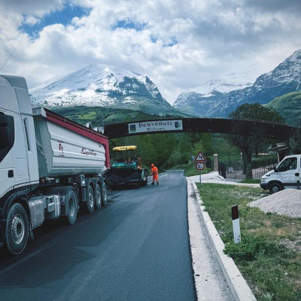 Esempio dalla galleria fotografica di Maceratesi Asfalti Srl